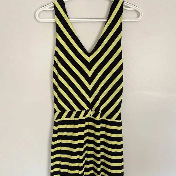 lime green and navy blue dress Entro Navy Floral Print Sleeveless Flowy Mini Dress main image 0
